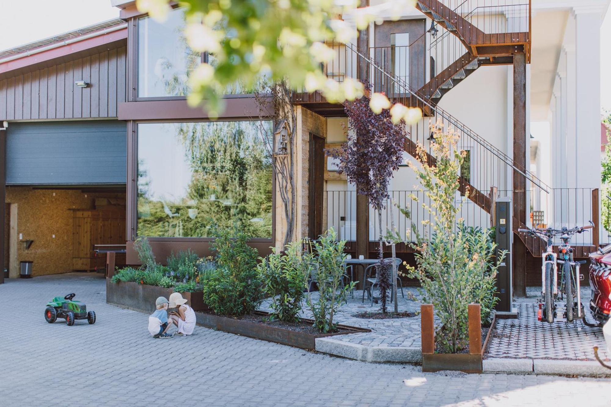 Guggi'S Emporeon Allgaeu Germaringen Exterior photo